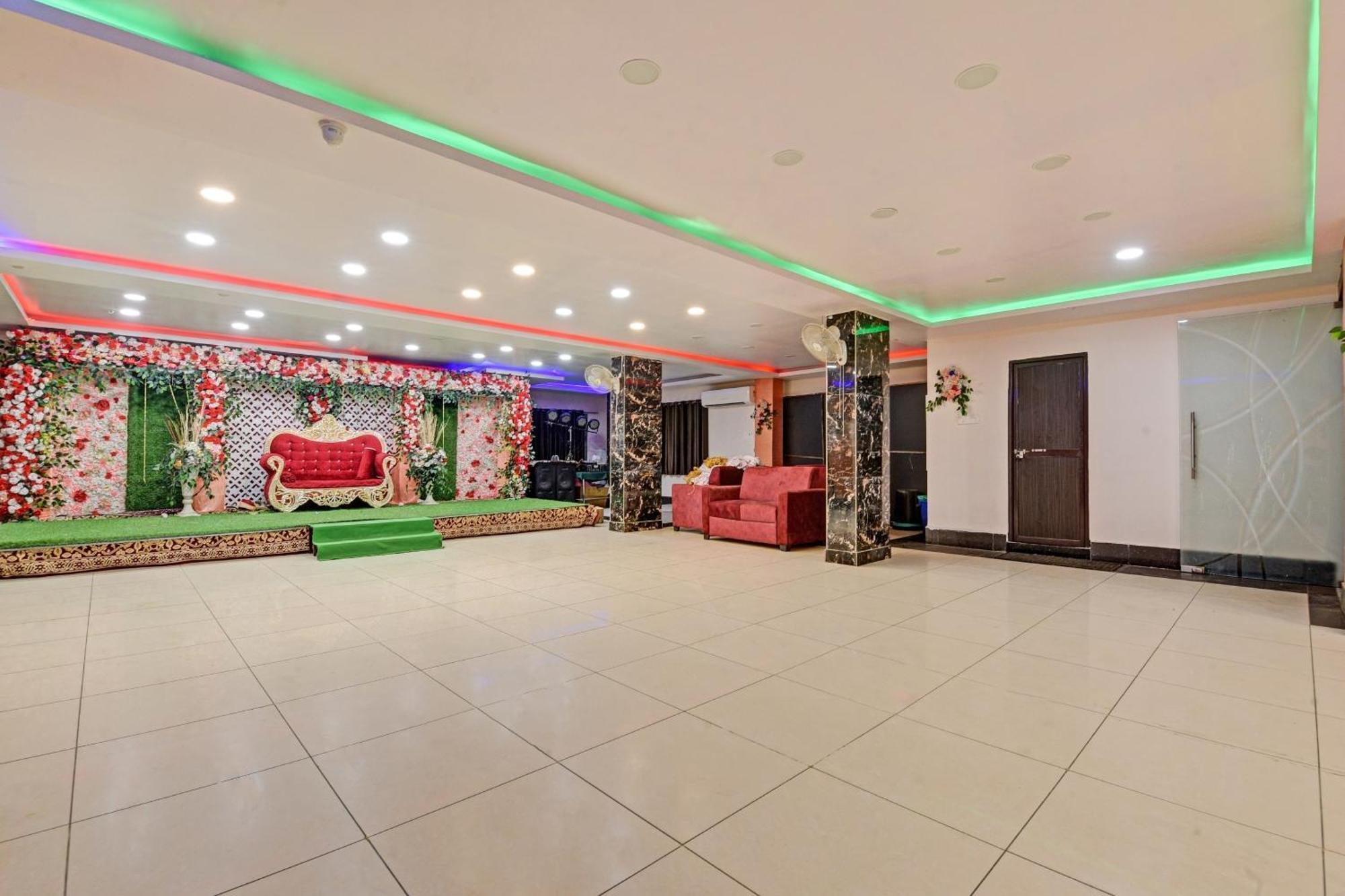 Hotel O Sri Jagarnath Banquet & Hotel Ráňčí Exteriér fotografie